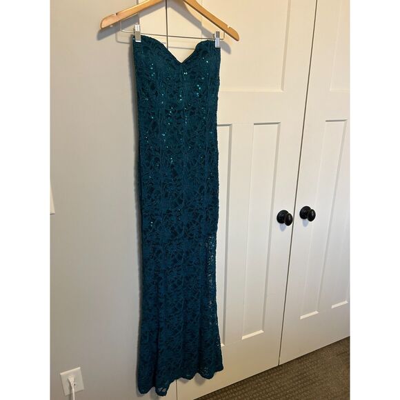 Woman's Strapless Prom/Homecoming Dress by Jump Apparel, Size 3/4 - Picture 7 of 12